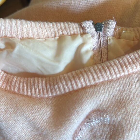 Vintage pastel pink crewneck beaded/sequin floral spray pattern lined sweater. - Picture 6 of 7